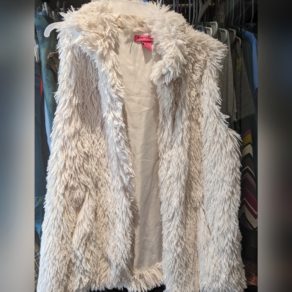 Betsy Johnson faux fur vest